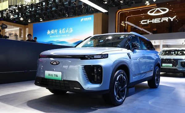 乘坐空间有惊喜，奶爸们的新选择，理想i8售价32.18万元起