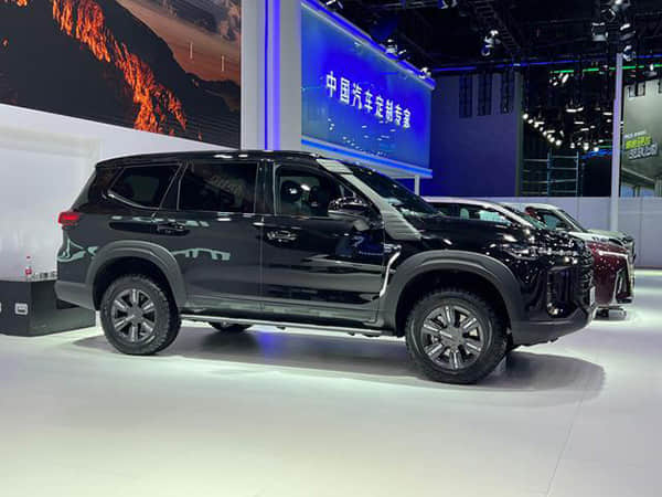 小米YU7车身结构如何？解析小米铠甲笼式钢铝混合车身！